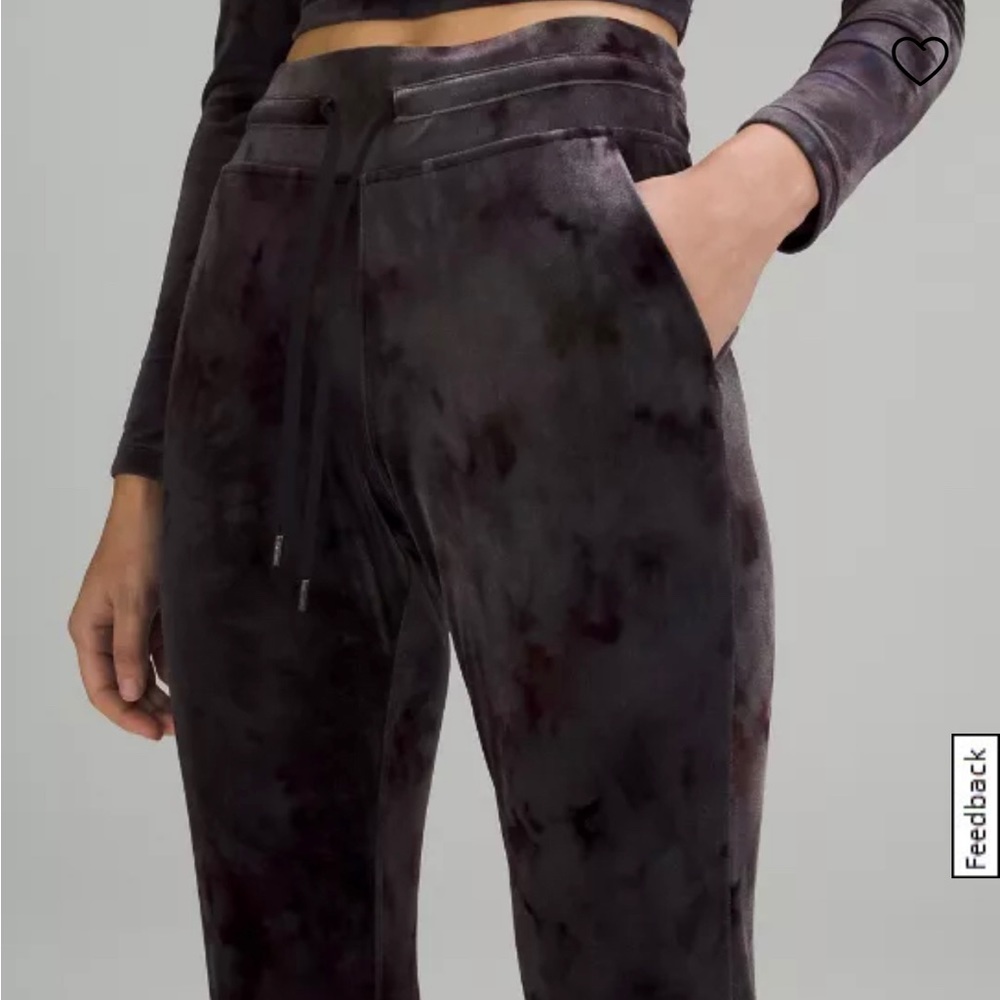 Lululemon ready to crush velour jogger